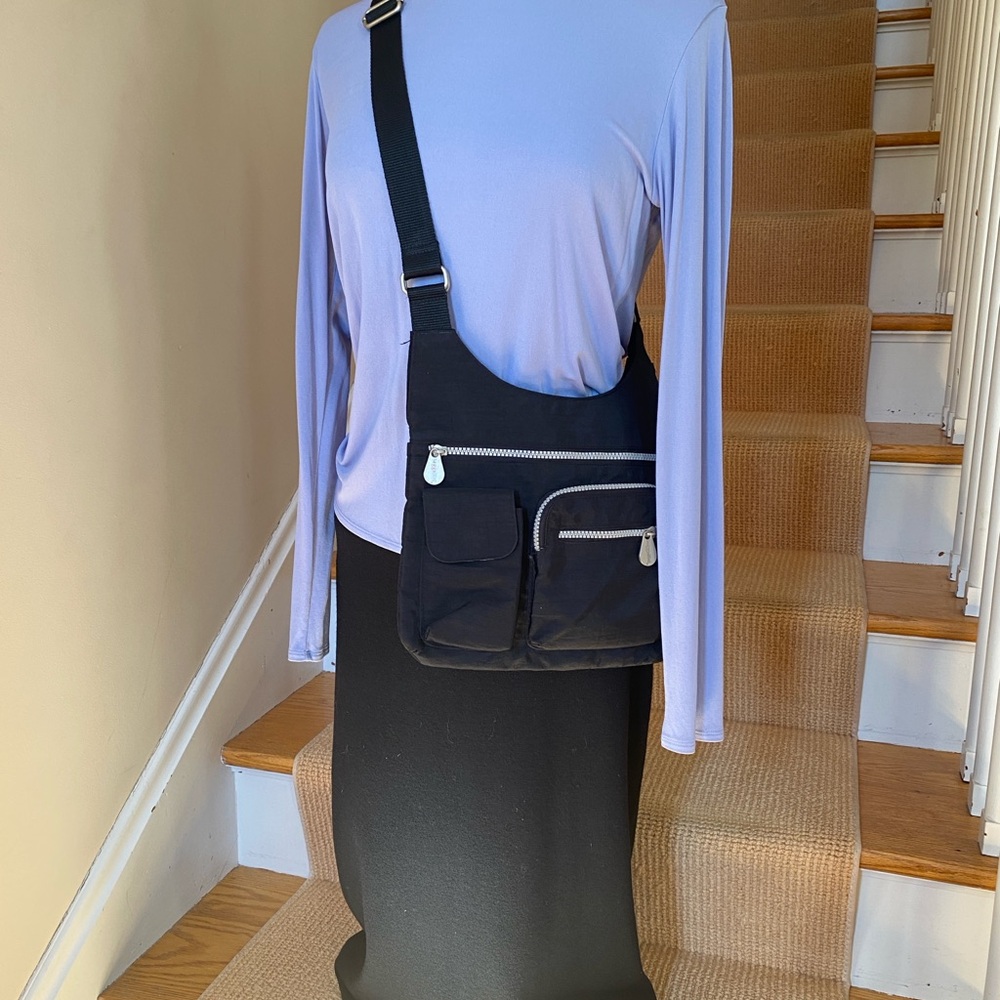Baggallini lightweight travel crossbody bag